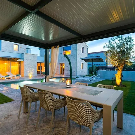 Villa Maslina *